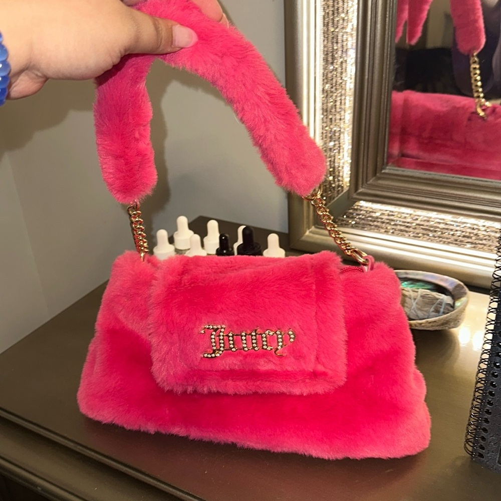 Hot pink furry juicy shoulder bag
